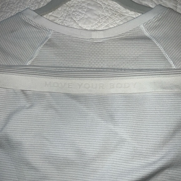 Lululemon Athletica Long Sleeve Top Swiftly Tech Long Sleeve 2.0 Hip Length - Picture 10 of 11